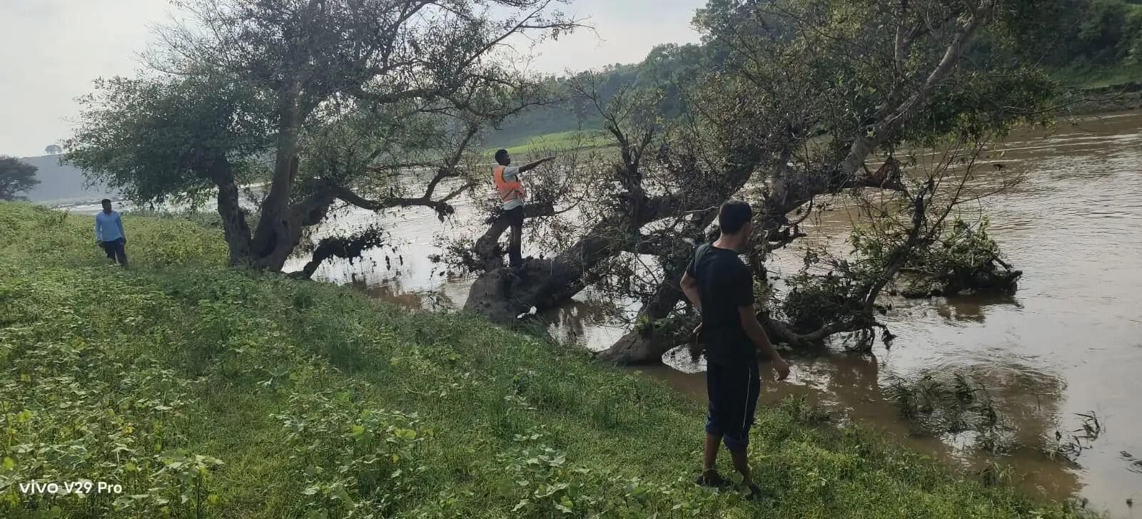 अनूपपुर: दूसरे दिन भी रेस्क्यू दल के खाली हाथ, बमराड़ नदी में डूबा युवक नहीं मिला