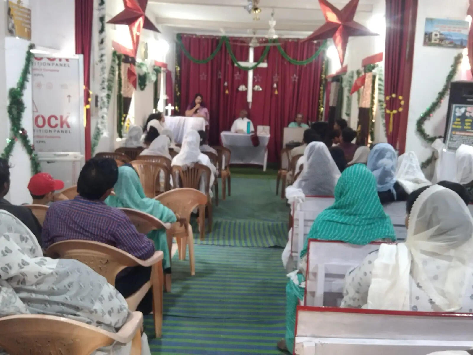 अनूपपुर: गुड फ्राइडे पर ईसाई समाज के लोगों ने चर्च में की विशेष प्रार्थना, यीशू को याद कर मनाया शोक दिवस