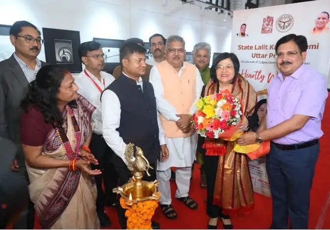 कंबोडिया की राजदूत रथ मैनी ने लखनऊ में ललित कला अकादमी का किया दौरा