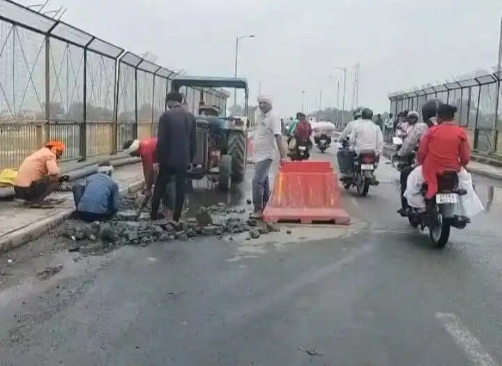 फर्रुखाबाद : पांचाल घाट पुल पर 10 दिन चलेगी मरम्मत कार्य, यातायात रहेगा प्रभावित