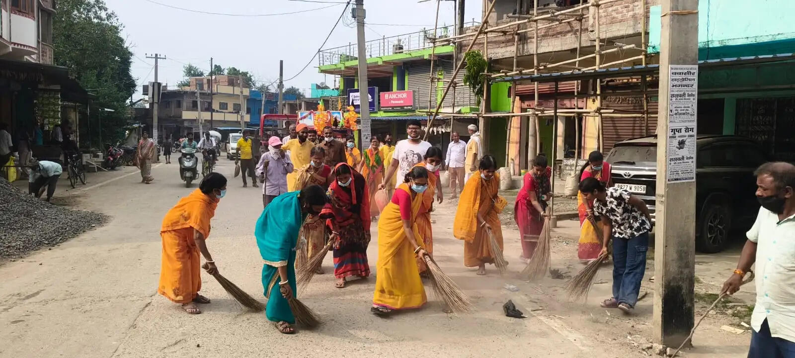 शारदीय नवरात्रि को लेकर गायत्री परिवार ने चलाया स्वच्छता अभियान, निकलेगी भव्य कलश यात्रा