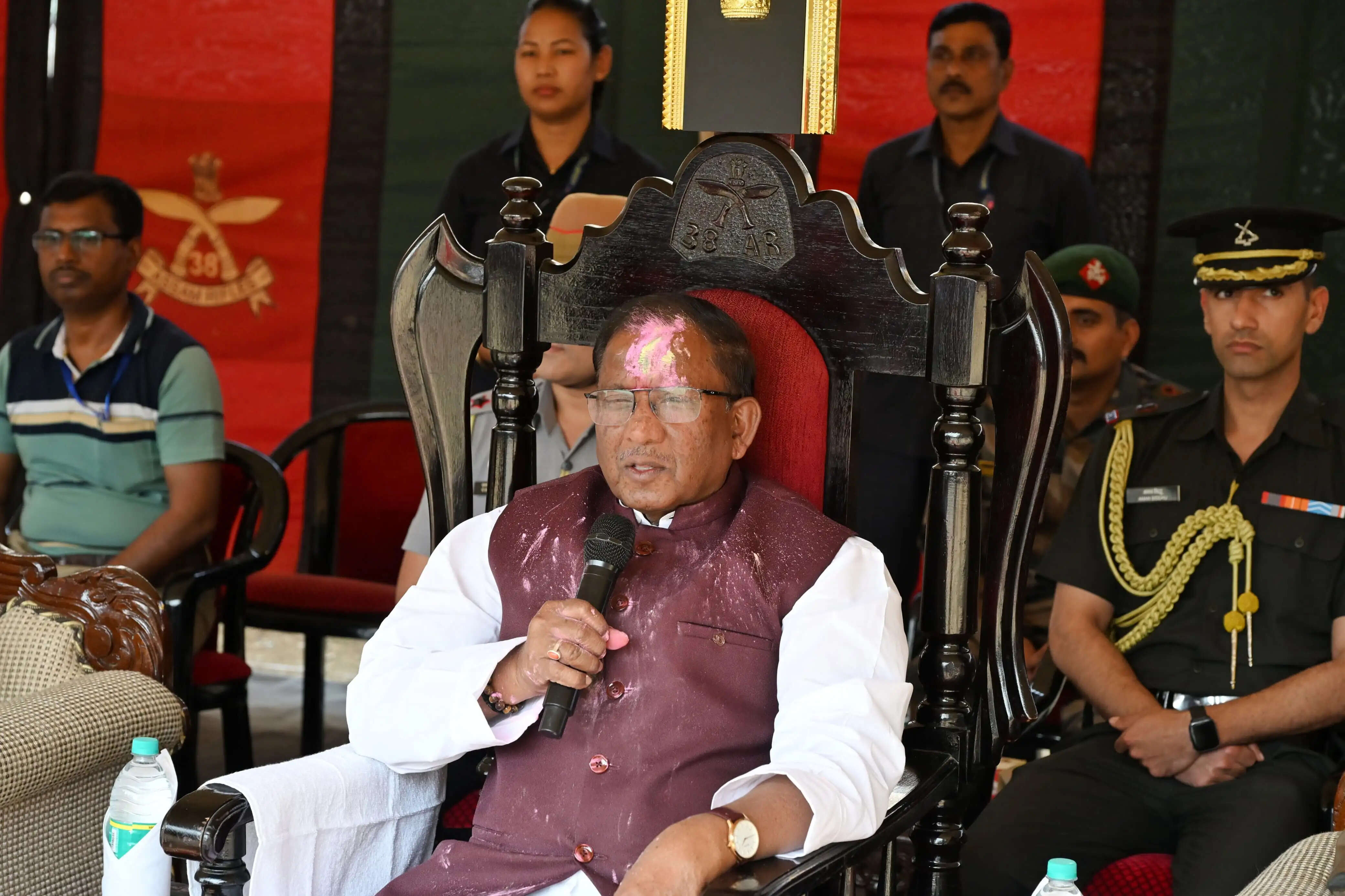 राज्यपाल ने सिलचर में असम राइफल्स के जवानों के साथ मनाई होली