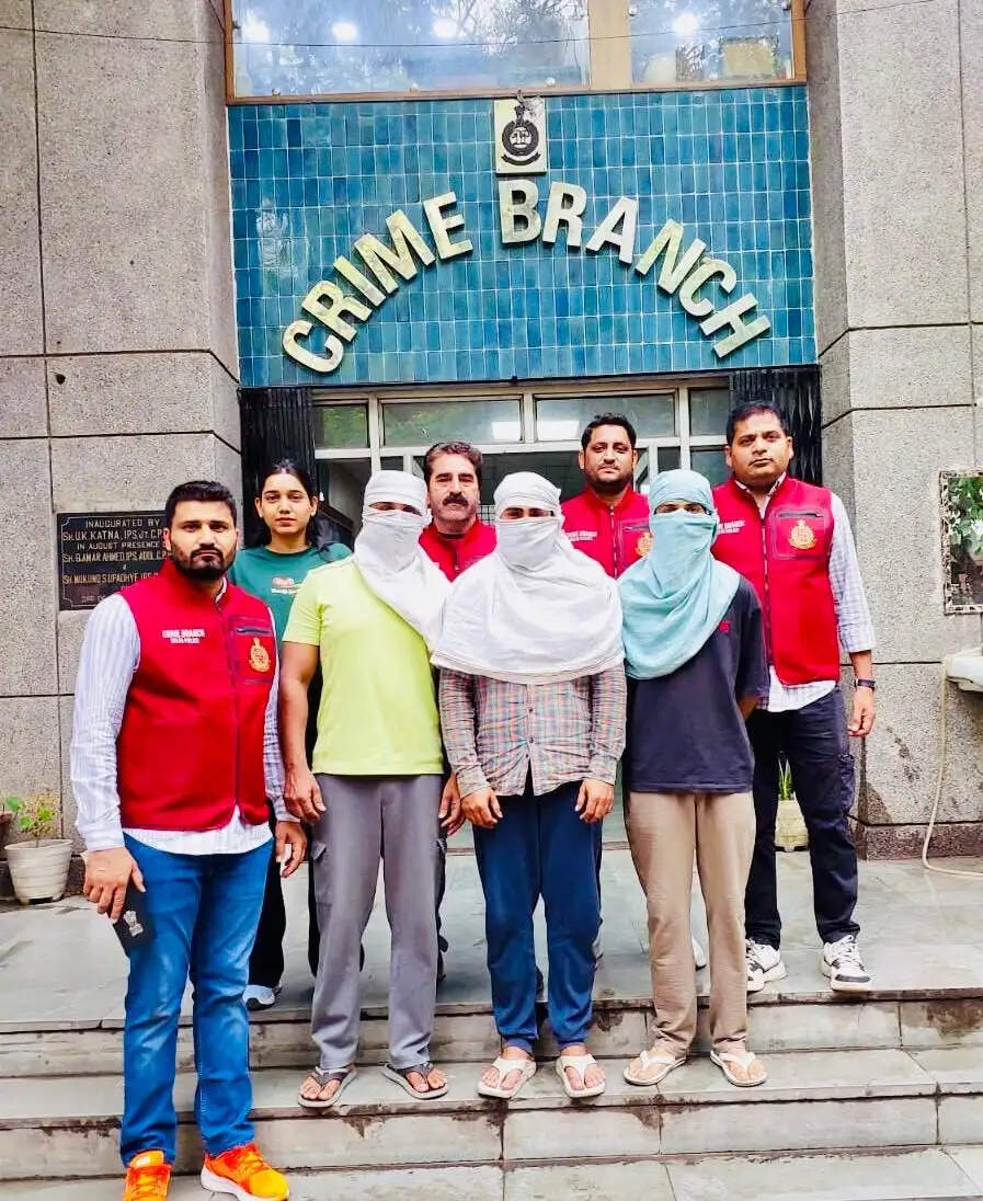 विदेश में नौकरी का झांसा देने वाले गिरोह का भंडाफोड़, तीन गिरफ्तार