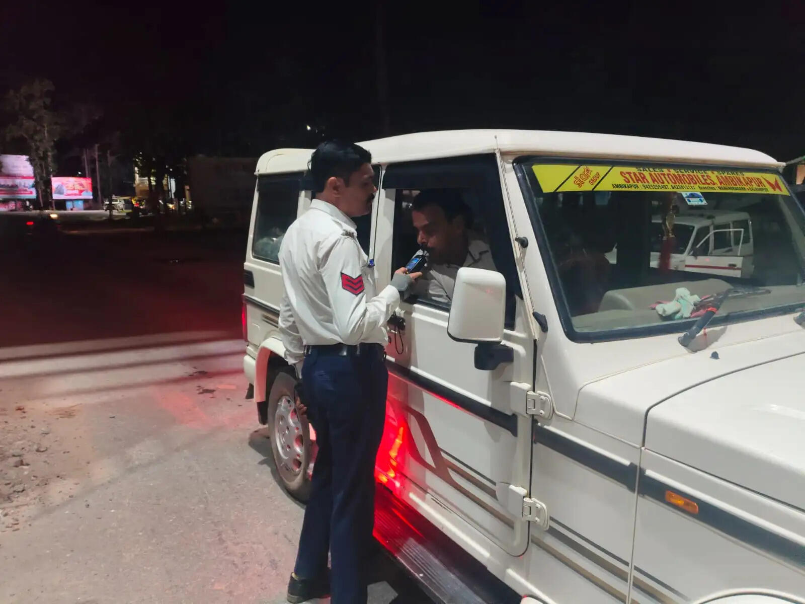 नशे में वाहन चलाने वालों पर बलरामपुर पुलिस की कार्रवाई, नाै माह में 1001 प्रकरण दर्ज