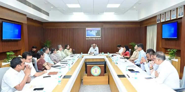 मुख्य सचिव ने सर्वाेच्च प्राथमिकता वाले कार्यों को वरीयता देने के दिए निर्देश