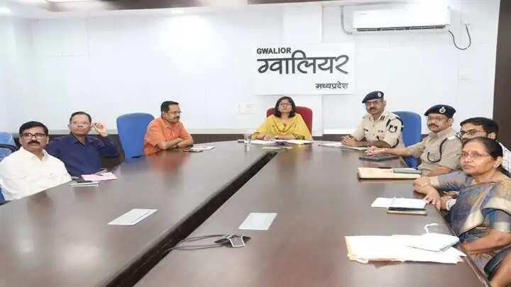 पूरी कार्यकुशलता व मुस्तैदी के साथ सम्पन्न कराएं नीट यूजी परीक्षा: कलेक्टर
