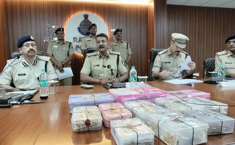 मप्रः रतलाम में सराफा व्यापारी से लूट का खुलासा, 5.50 करोड़ से अधिक कीमत के आभूषण बरामद