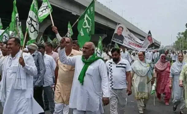 पानीपत में इनेलो कार्यकर्ताओं ने किया प्रदर्शन