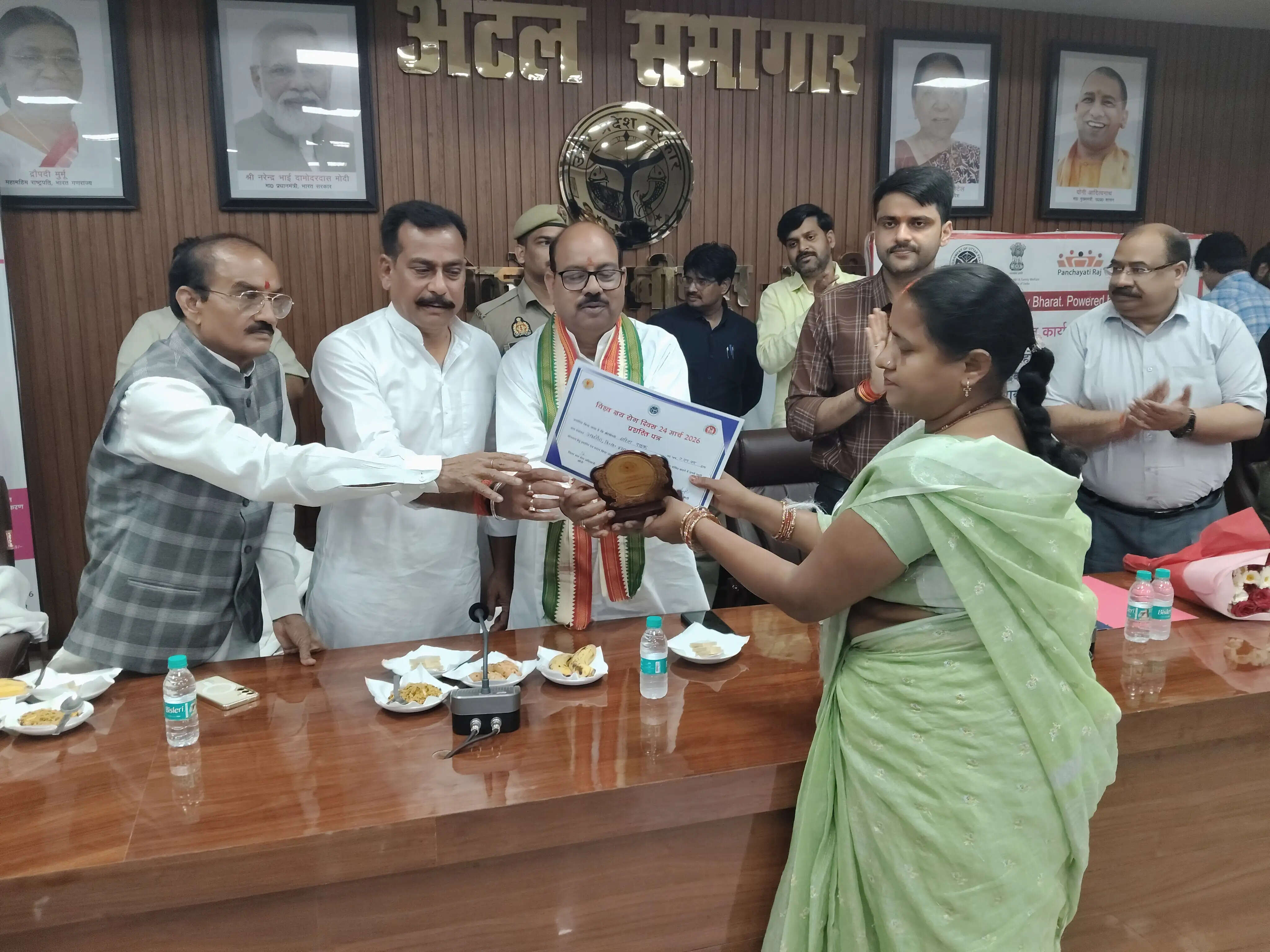 टीबी मुक्त भारत अभियान के तहत समारोह में सम्मानित हुए जिले के 138 प्रधान