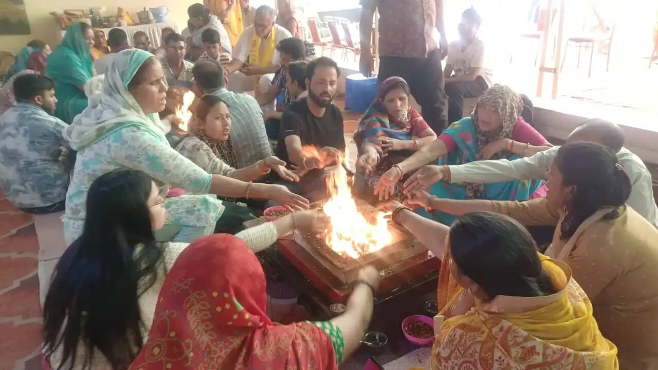 गोविंद देवजी मंदिर में सुरभि गायत्री महायज्ञ में लिया गौ संरक्षण का संकल्प
