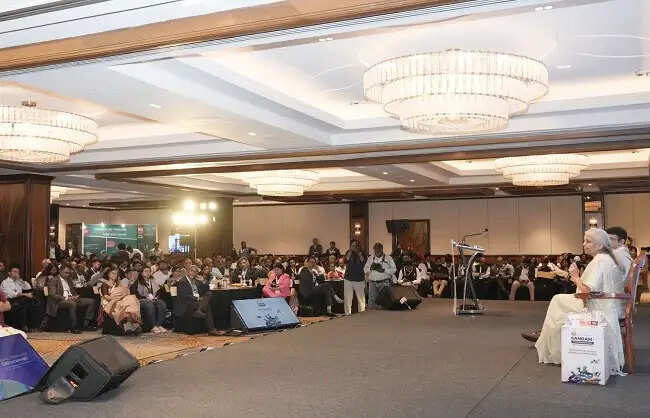 भारत 10 फीसदी से अधिक की आर्थिक वृद्धि दर कर सकता है हासिल: सीतारमण