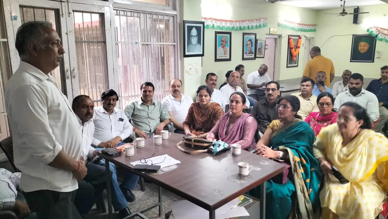 केन्द्र सरकार कर रही प्रदेश के साथ सौतेला व्यवहार : आनंद परमार