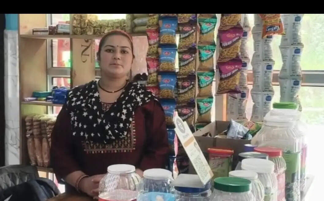 छोटे रेस्टोरेंट ने बदली जिंदगी, रश्मि बनीं आत्मनिर्भरता की मिसाल