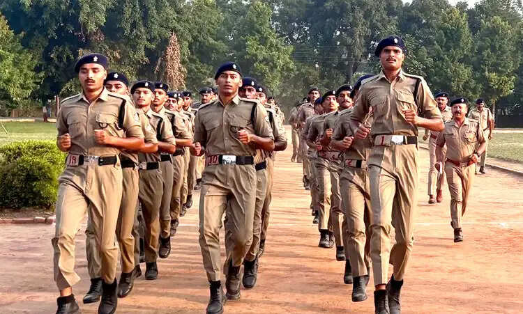 एसएसपी ने जवानों संग लगाई दौड़, दिया फिटनेस और अनुशासन का संदेश