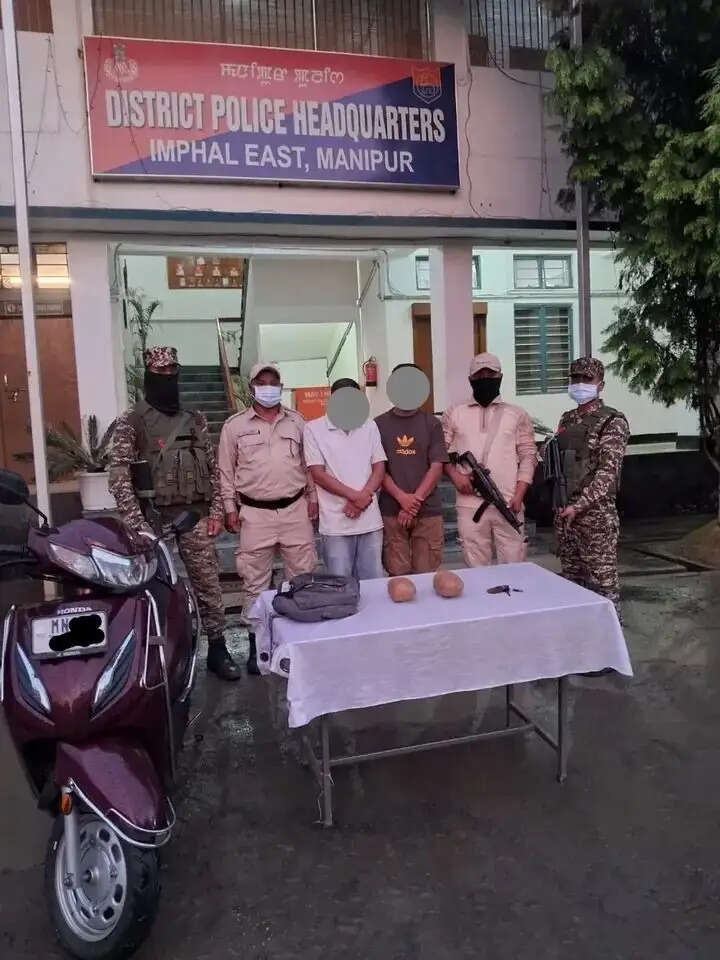 मणिपुर में दो उग्रवादी और दो मादक पदार्थ तस्कर गिरफ्तार