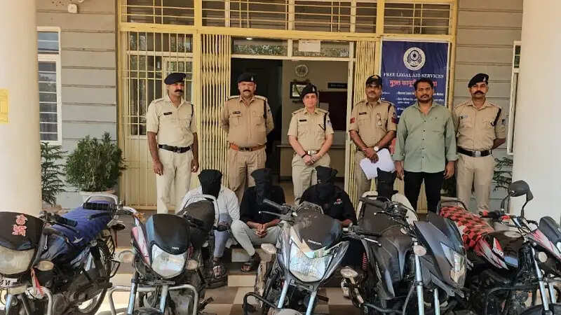 मप्र पुलिस ने एक माह में चोरी किए गए 100 दोपहिया वाहन, 2 ट्रैक्टर-ट्रॉली एवं एक टेम्पो किया जब्त