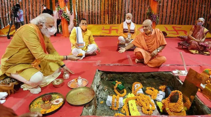 इतिहास के पन्नों में 05 अगस्त : आज के दिन अनुच्छेद 370 हटा और राम मंदिर की आधारशिला रखी गई