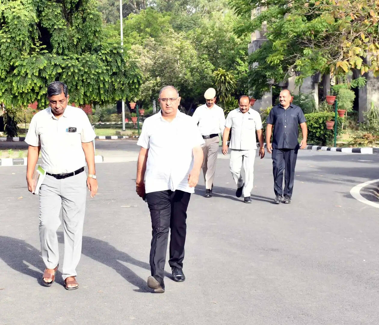 हिसार : स्वच्छ पर्यावरण, स्वस्थ जीवन व सुरक्षित भविष्य की ओर एक सार्थक कदम : प्रो. बीआर कम्बोज