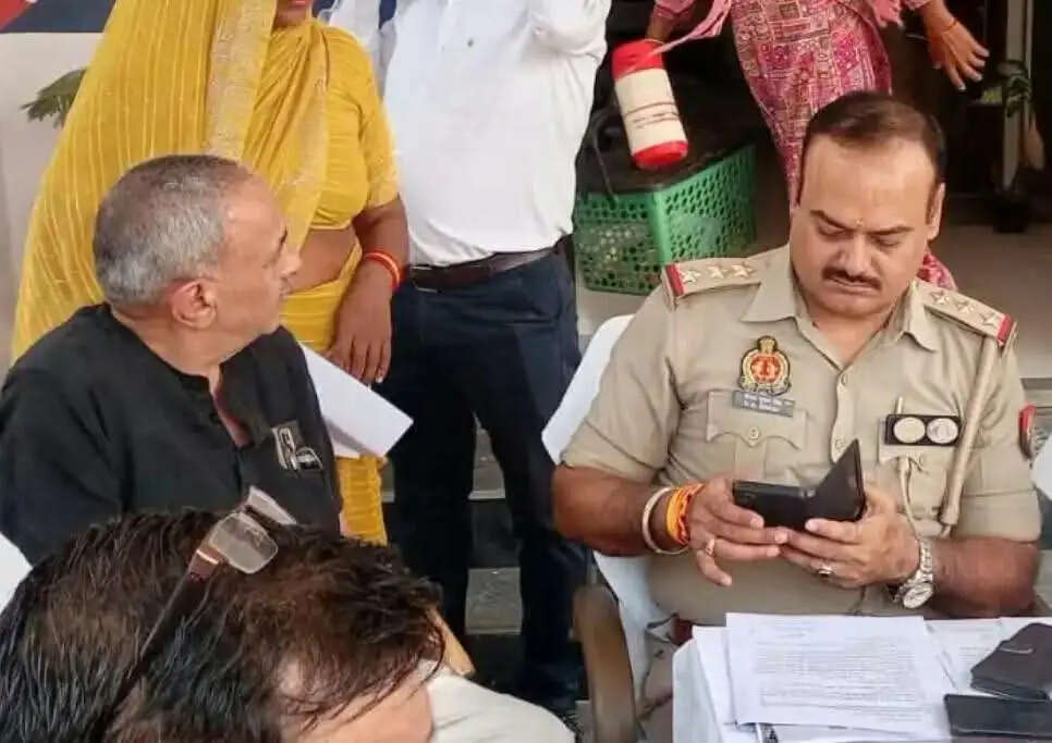 हाथरस : साइबर ठगों ने शीतगृह स्वामी के बैंक खाते से पौने दो लाख उड़ाये, पुलिस कर रही जांच