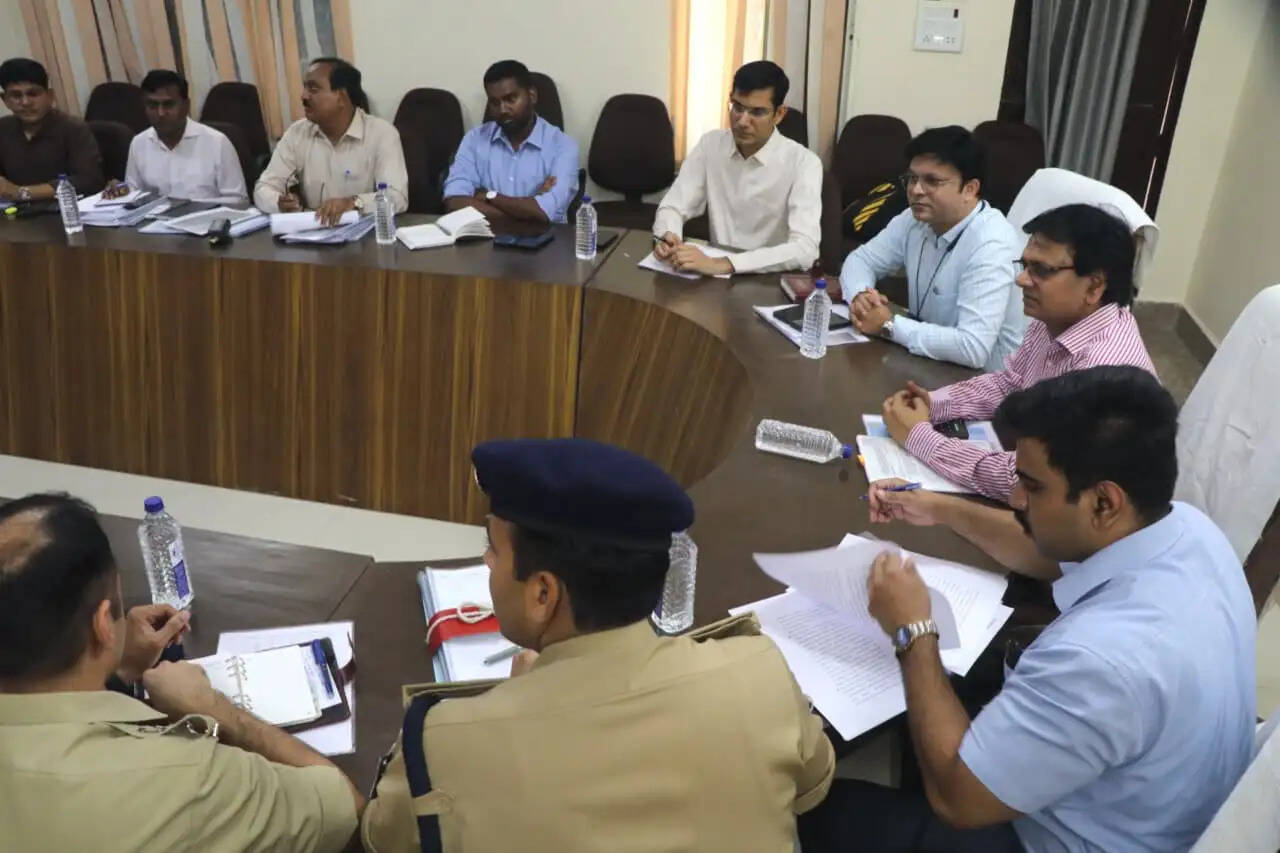अवैध रेत खनन पर शिकंजा कसने की तैयारी, अंतरराज्यीय टास्क फोर्स ने बनाई संयुक्त रणनीति