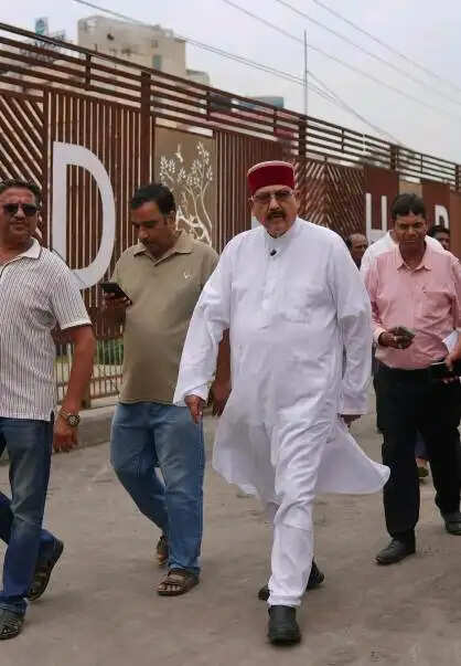 टौंस नदी पर बने पुल का स्ट्रक्चर पूरी तरह सुरक्षित : महाराज