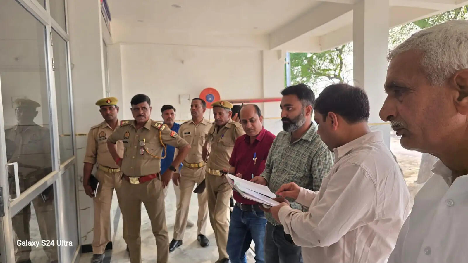 बिना पंजीकरण अस्पतालों पर सख्ती, दाे अस्पताल सील व कई काे नाेटिस