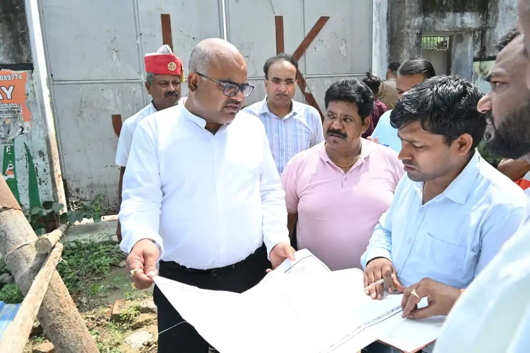 कानपुर में जरीब चौकी के जाम से मिलेगी राहत, 320 करोड़ की फ्लाईओवर परियोजना से बदलेगी यातायात व्यवस्था : जिलाधिकारी