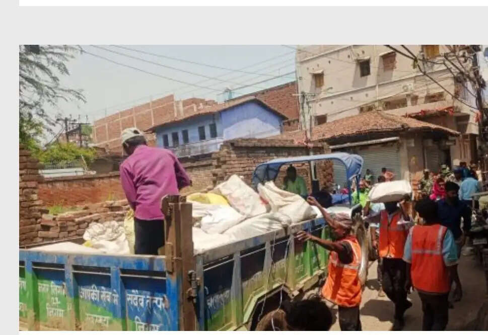 नालंदा जिले में 30 टन प्रतिबंधित प्लास्टिक की थैलियां जब्त