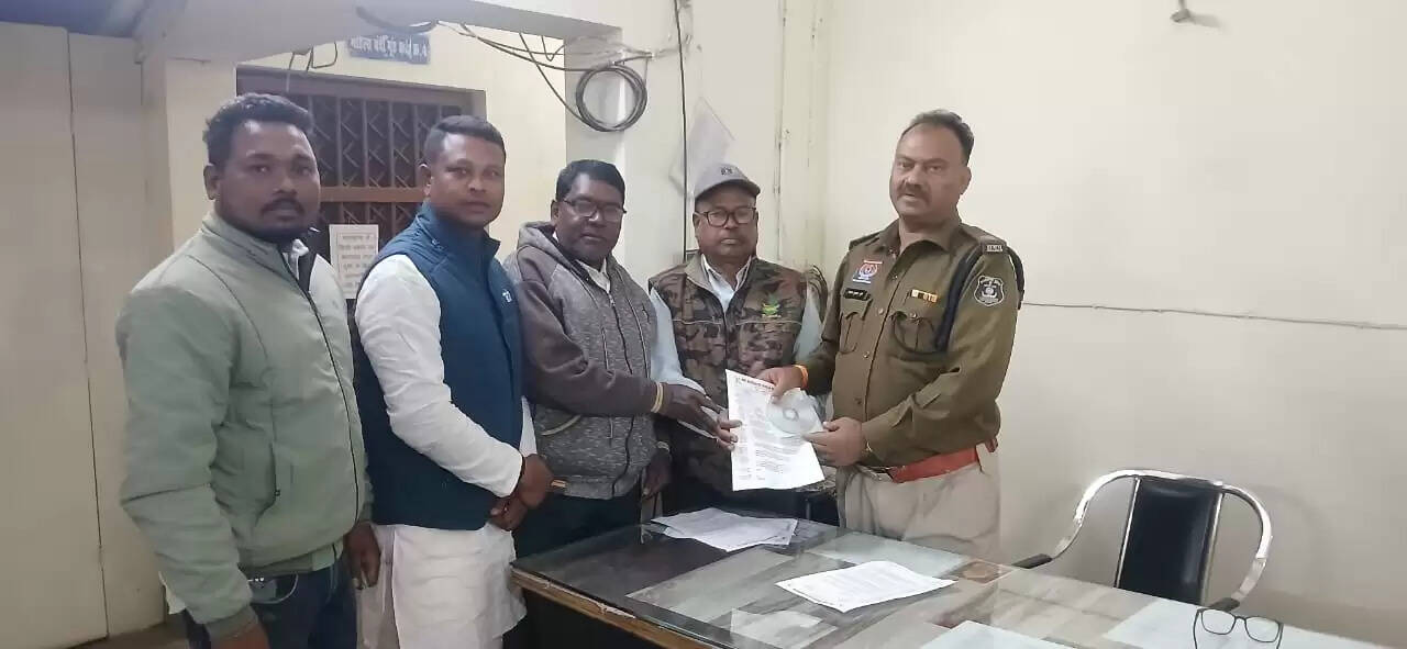 इंटरनेट मीडिया पोस्ट को लेकर सर्व आदिवासी समाज आक्रोशित, पुलिस में की शिकायत