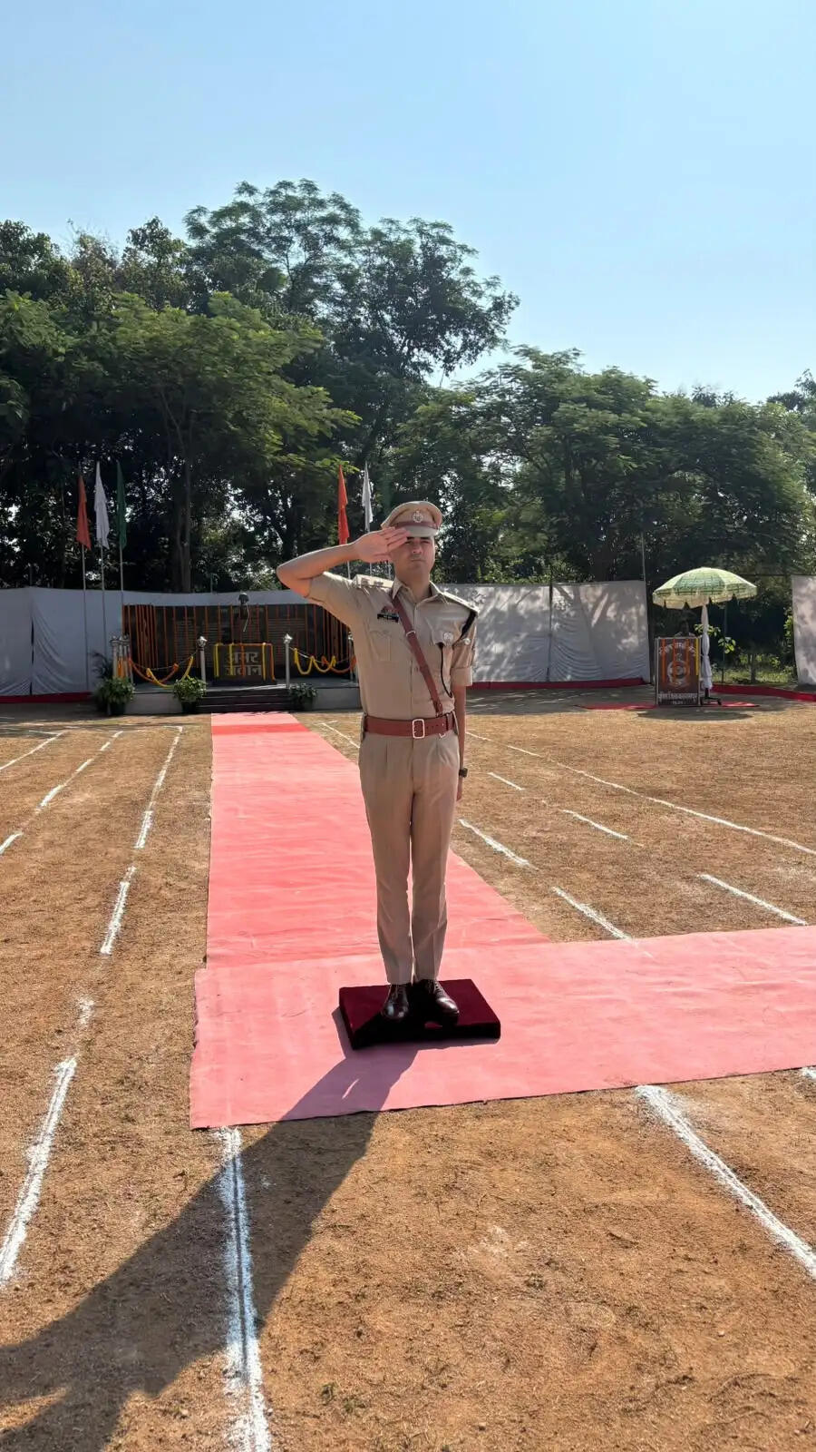 बलरामपुर में पुलिस स्मृति दिवस पर शहीदों को दी गई श्रद्धांजलि, परिजनों का किया सम्मान