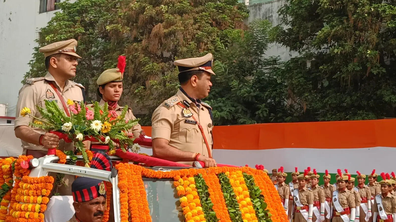 गोरखपुर पुलिस लाइन में भव्य दीक्षांत परेड: 493 महिला प्रशिक्षुओं ने ली शपथ, कानून-व्यवस्था को मिलेगी नई मजबूती