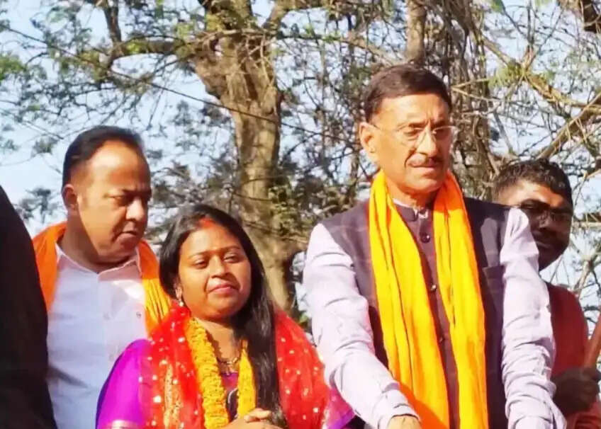 रांची निगम चुनावः रोशनी खलखो ने निकाला भव्य विजय जुलूस, कहा शहर की समस्याओं के लिए रहेंगी उपलब्ध