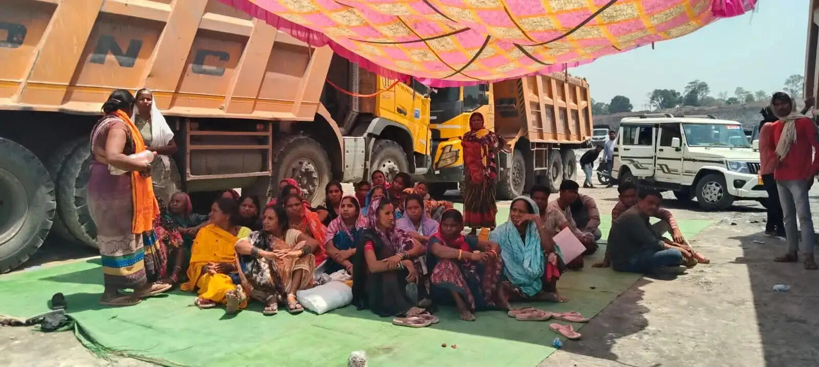 कोरबा: ग्रामीणों ने बंद कराया एसईसीएल खदान, उत्पादन और परिवहन कार्य ठप