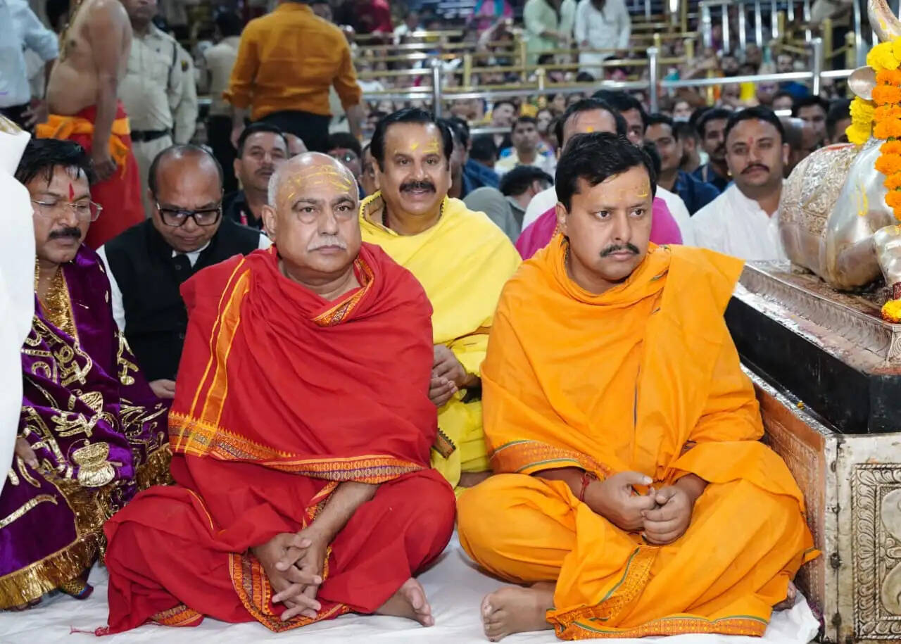 भस्म आरती में लीन दिखे नितिन नवीन, महाकाल से मांगा देशवासियों की सुख-समृद्धि का आशीर्वाद