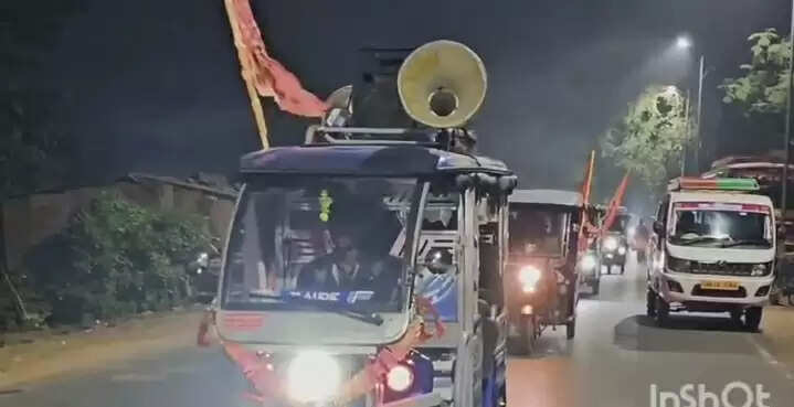 गोपीबल्लवपुर में पांच लाख कंठ गीता पाठ के समर्थन में रैली, बाबर के नाम पर मस्जिद निर्माण का प्रदर्शन