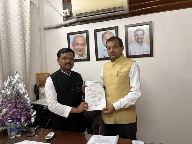 प्रभाकर नारकर बने महाराष्ट्र जनता दल (से) के कार्यकारी अध्यक्ष, सुरेंद्र वाजपेई को मुंबई अध्यक्ष की कमान