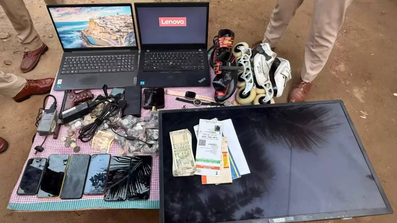 गुवाहाटी में भारी मात्रा में चोरी का सामान बरामद