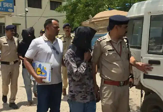 ग्वालियरः डबरा में भाई-भाभी ने दो दोस्तों के साथ मिलकर रची थी 50 लाख की लूट की साजिश
