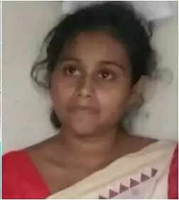 मुर्शिदाबाद डायरी-2 : एक घर... दो अर्थियां... और सवालों में डूबा मासूम