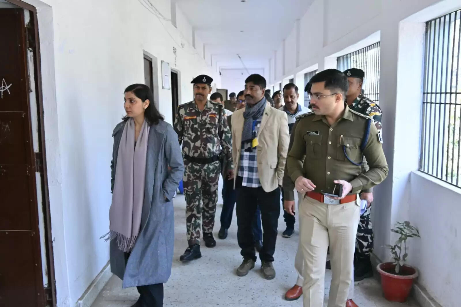 पुलिस अवर निरीक्षक परीक्षा केंद्रों का डीएम–एसपी ने किया संयुक्त निरीक्षण