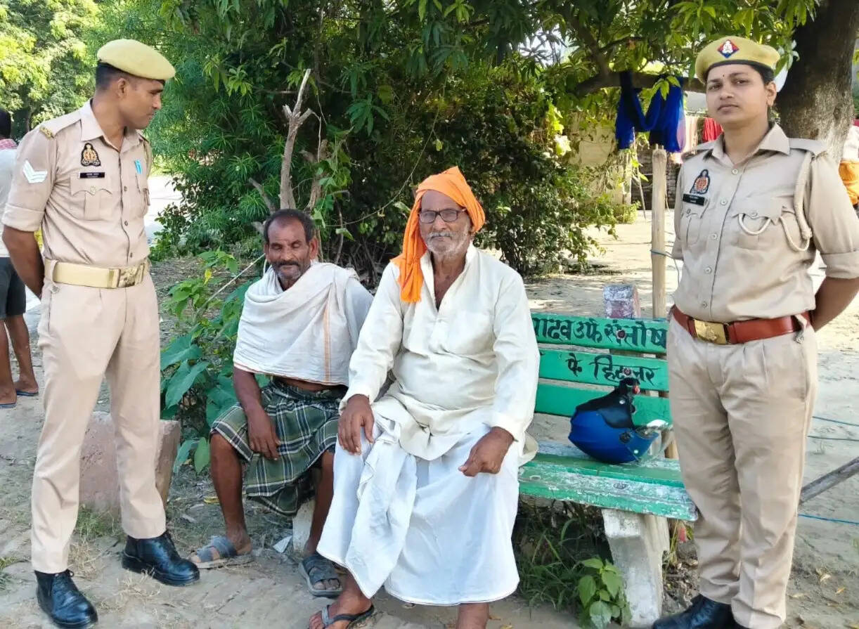 देवरिया : वरिष्ठ नागरिकों से पुलिस ने संवाद कर दिया सुरक्षा का भरोसा