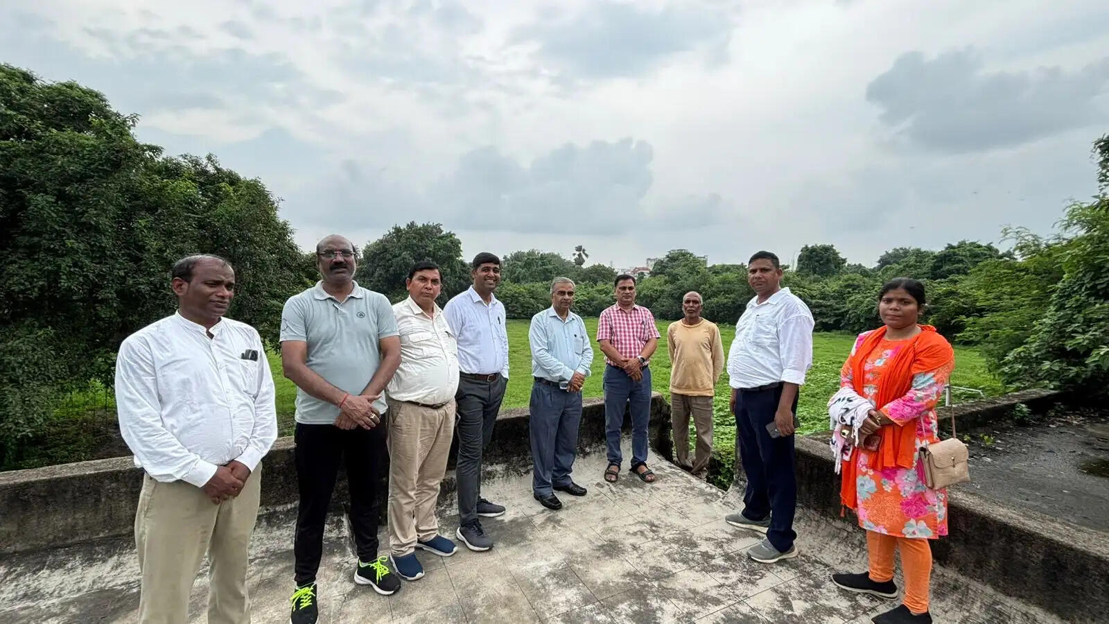 वाराणसी : राष्ट्रीय खेल दिवस पर शिक्षा संकाय में चंदन का पौधारोपण,सरक्षंण का संकल्प