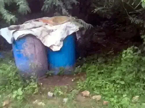 फरीदाबाद : अवैध शराब बनाते दो आरोपी गिरफ्तार, 150 लीटर लाहन बरामद