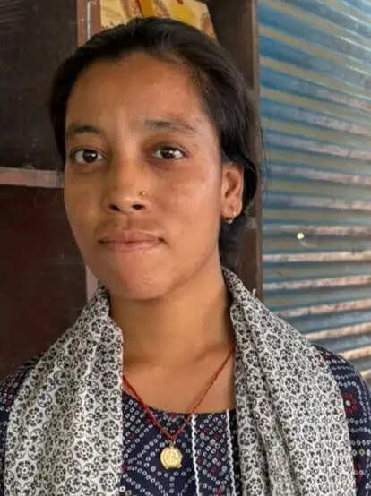 मोटर साइकिल सवार युवती की अज्ञात वाहन की चपेट मे आने से मौत, मां एवं भाई घायल