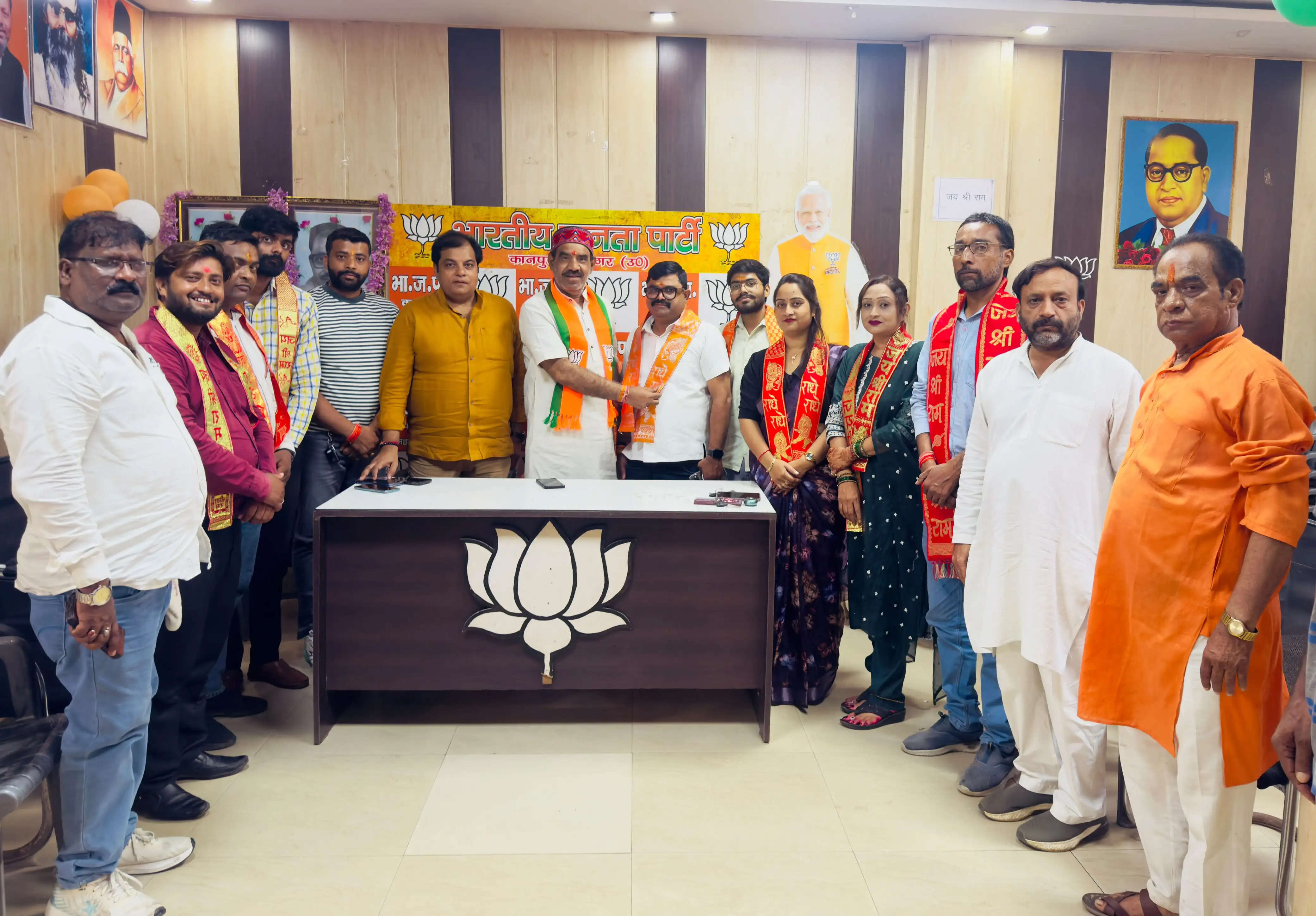 विपक्ष द्वारा सोशल मीडिया पर फैलाये जा रहे भ्रम का मुस्तैदी से करना होगा सामना : अनिल दीक्षित