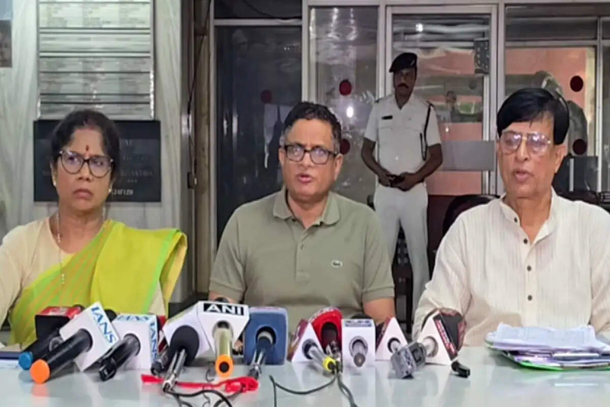 मेदिनीपुर में पुलिस पर पक्षपात का आरोप, 500 तृणमूल कार्यकर्ता गिरफ्तार : तृणमूल&nbsp;नेताओं का दावा