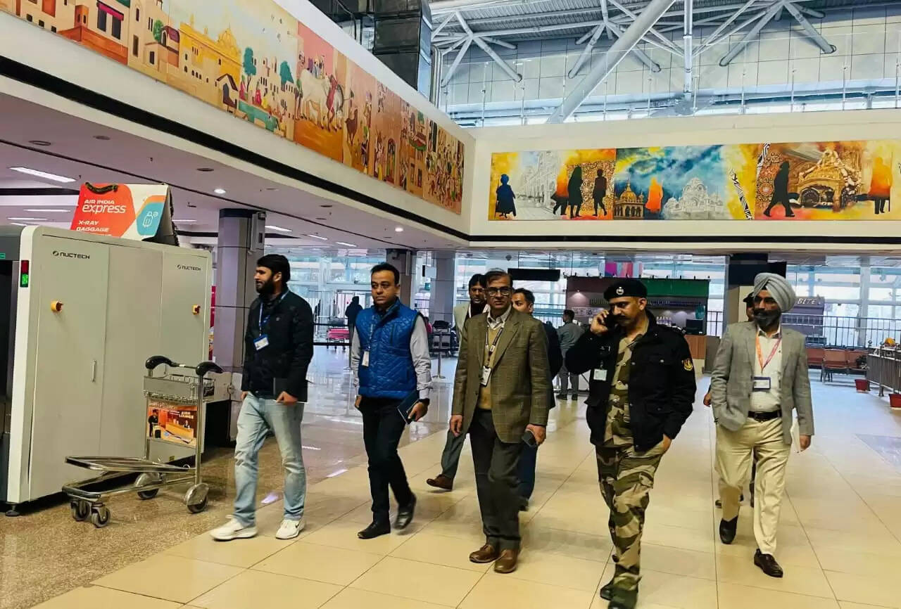 अमृतसर हवाई अड्डे पर कम विजिबिलिटी से निपटने को एएआई ने की ड्रिल