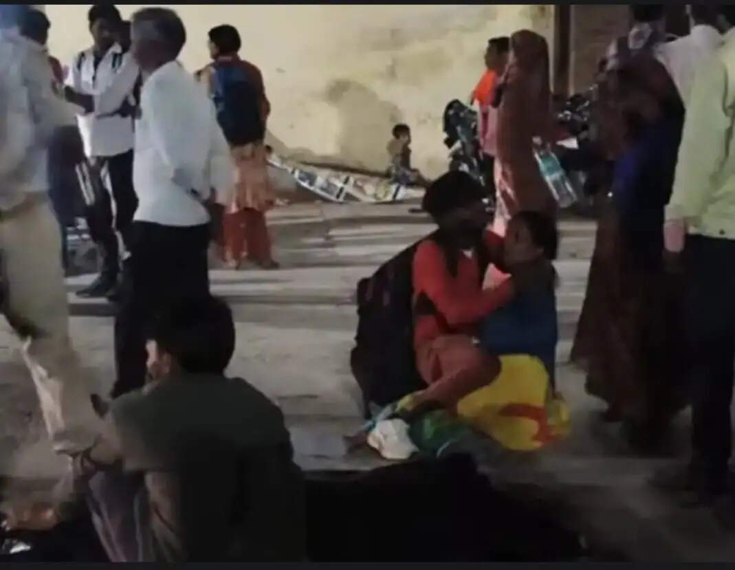 फफूंद रेलवे स्टेशन के पास ट्रेन की चपेट में आकर युवक की मौत, क्षेत्र में हड़कंप