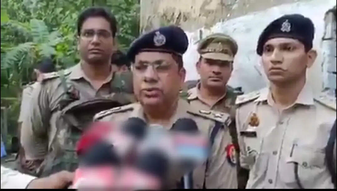 शामली पुलिस ने 50 हजार के इनामी काे मार गिराया, दाराेगा घायल
