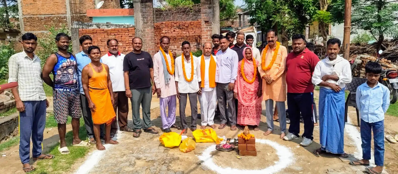 पार्षद ने 20 लाख की लागत से बनने वाली दो सड़कों व नाली निर्माण कार्य का किया शिलान्यास